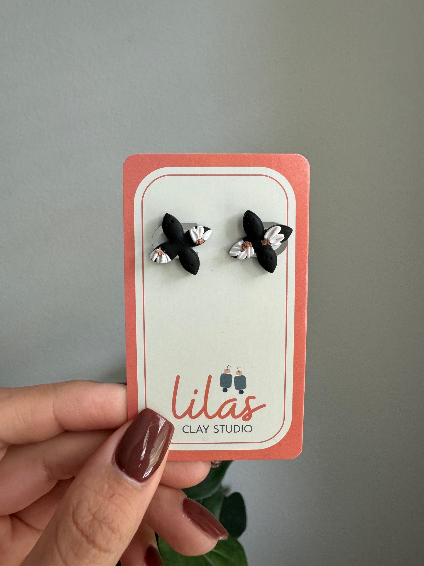 Daisy studs